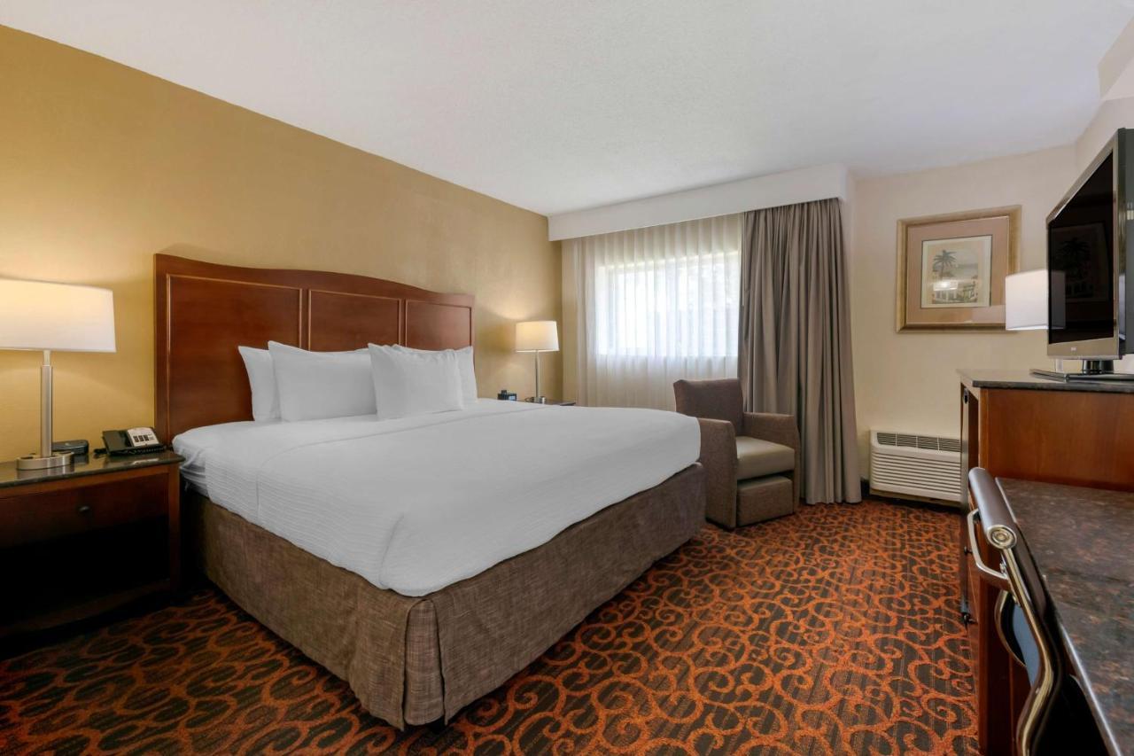 Best Western Plus North Miami-Bal Harbour Exteriör bild