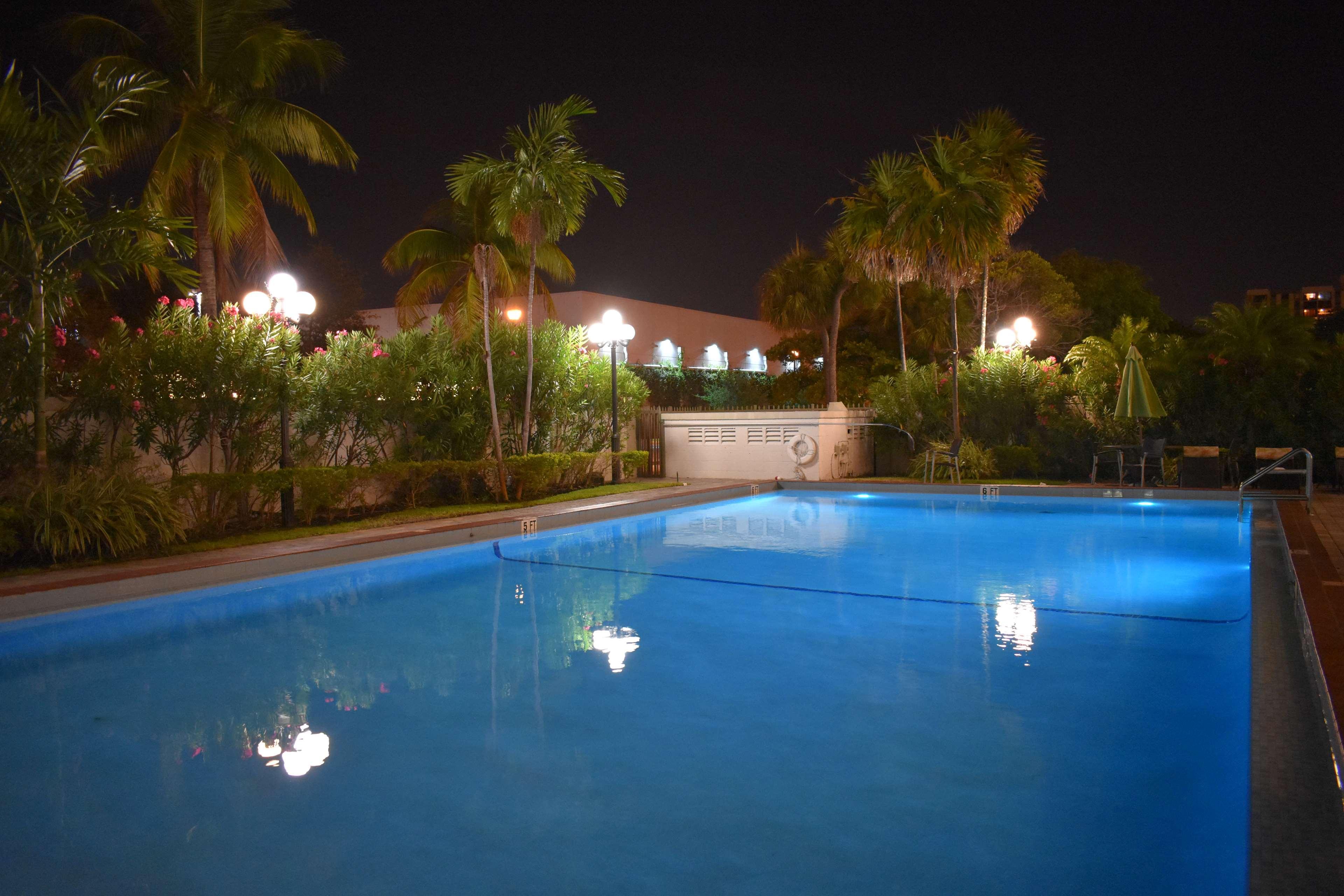 Best Western Plus North Miami-Bal Harbour Exteriör bild